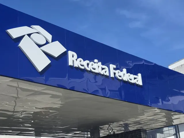 Fachada e letra caixa