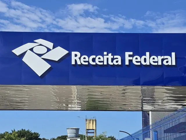 Fachada e letra caixa